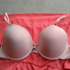 Marilyn Monroe bra size 36C
